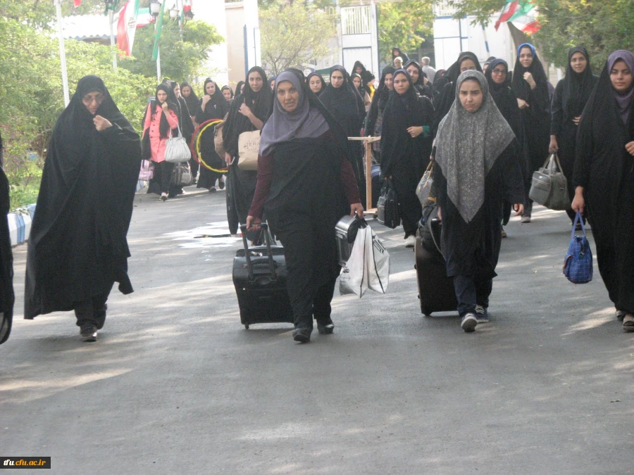 ورود دانشجو معلمان پردیس ها به محل برگزاری