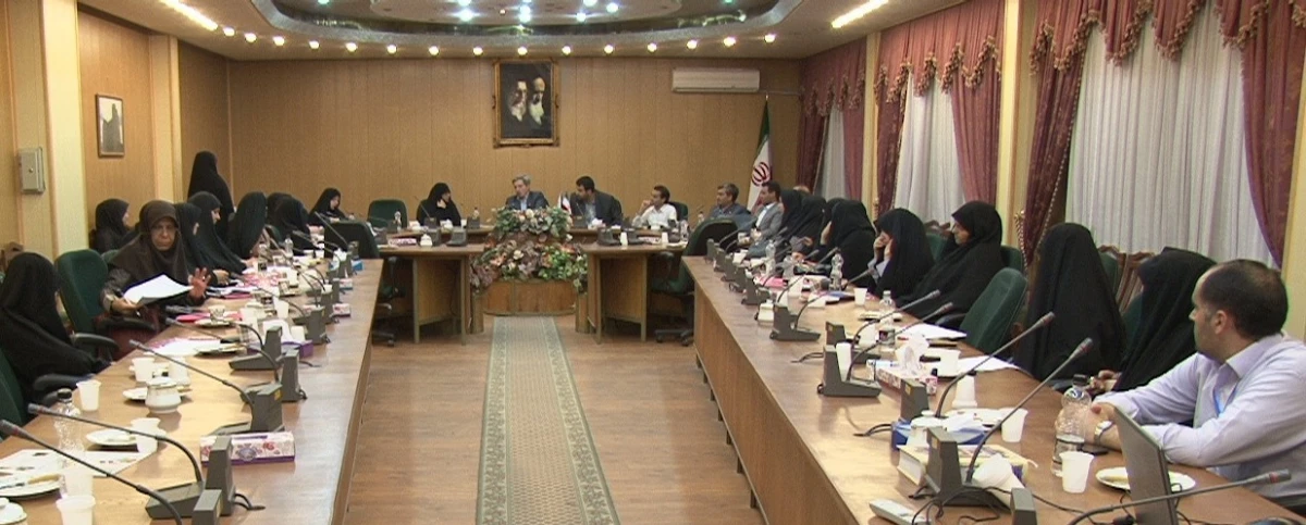 جلسه توجیهی سرپرستان دانشجو معلمان با حضور میرمعینی مسئول دبیرخانه جشننواره های فرهنگی دانشگاه فرهنگیان