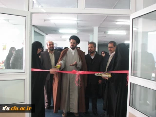 به مناسبت هفته کتاب  نمایشگاه کتاب در پردیس فاطمه الزهراا(س) برگزار شد