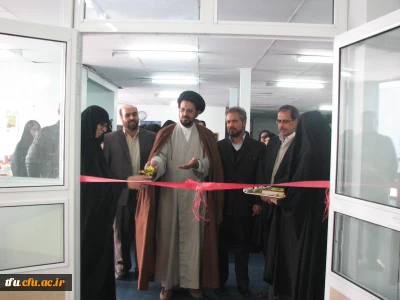 به مناسبت هفته کتاب  نمایشگاه کتاب در پردیس فاطمه الزهراا(س) برگزار شد