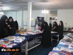 به مناسبت هفته کتاب  نمایشگاه کتاب در پردیس فاطمه الزهراا(س) برگزار شد 2