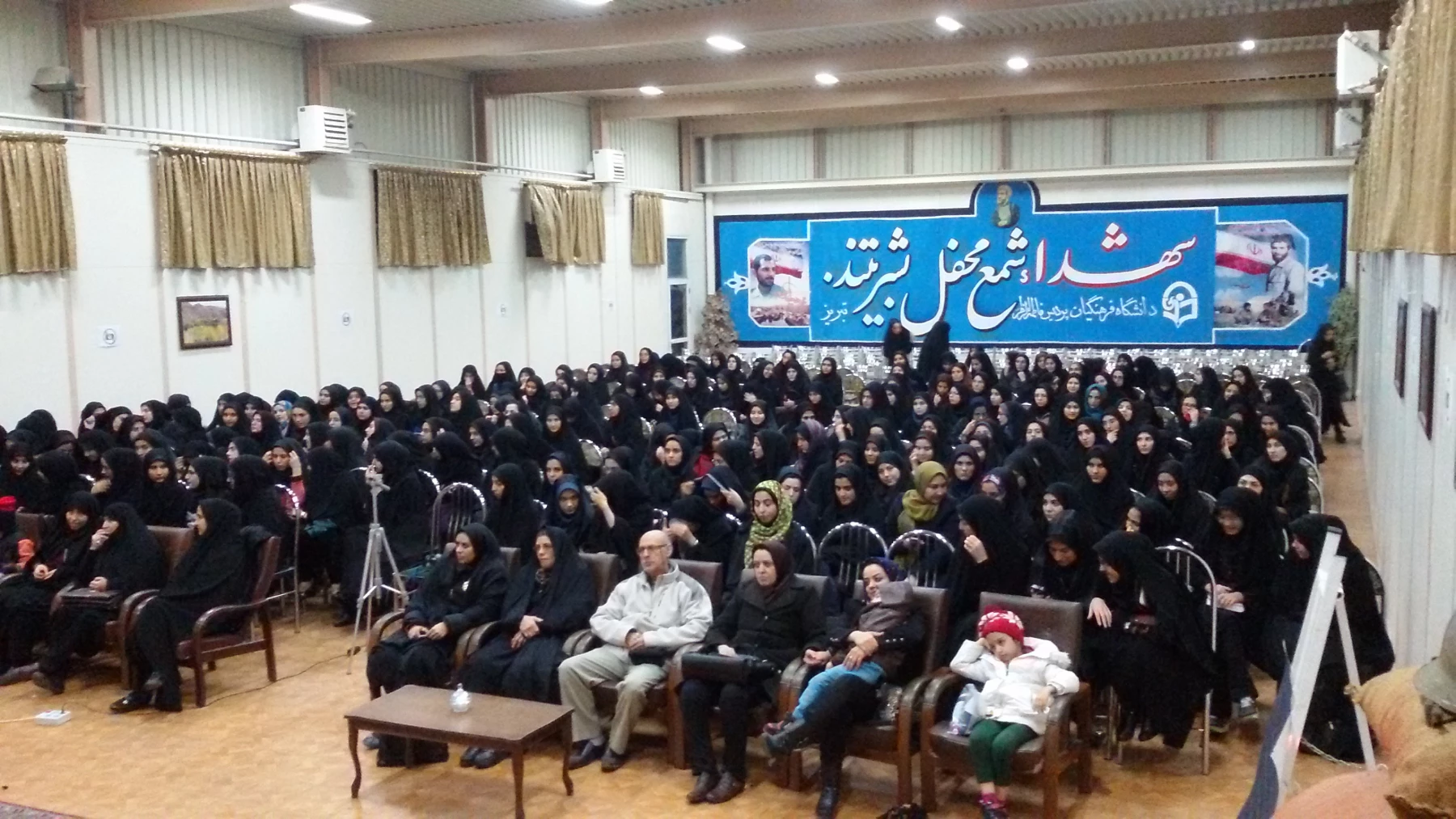 گرامیداشت روز دانشجو  با اجرای نمایش  گروه یاس های سپید 3