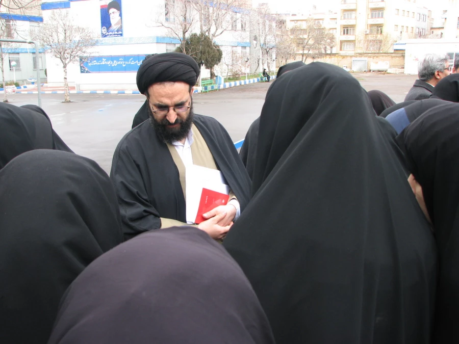 بازدید حجت الاسلام دادگر نماینده ی ولی فقیه در دانشگاه فرهنگیان از پردیس فاطمه الزهرا(س)  2