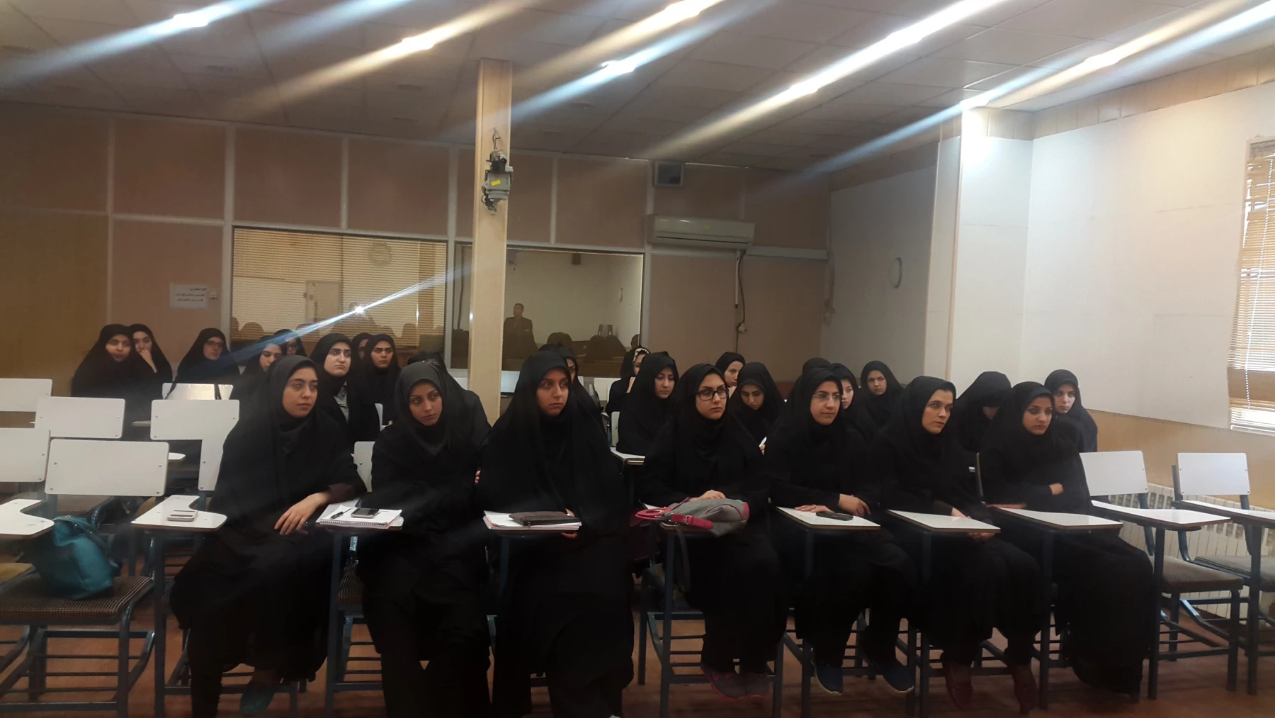 نشست دانشجویان رشته مشاوره با معاون پرورشی اداره کل آموزش و پرورش استان  3