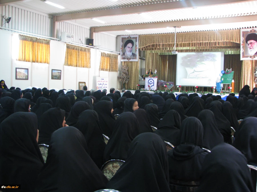 مراسم گرامیداشت هفته معلم بررگزار شد. 3