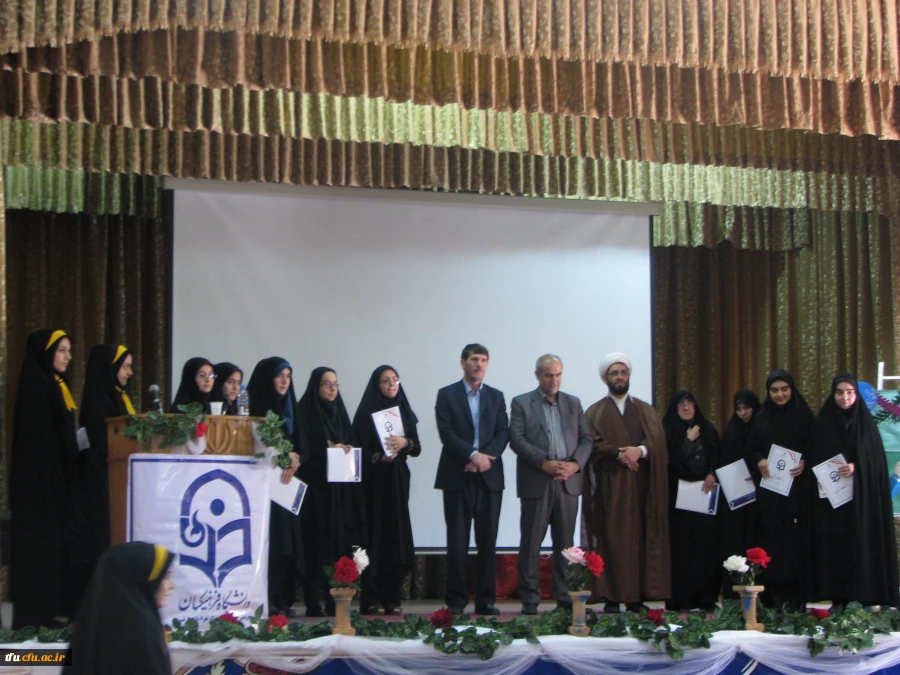 مراسم گرامیداشت هفته معلم بررگزار شد. 6