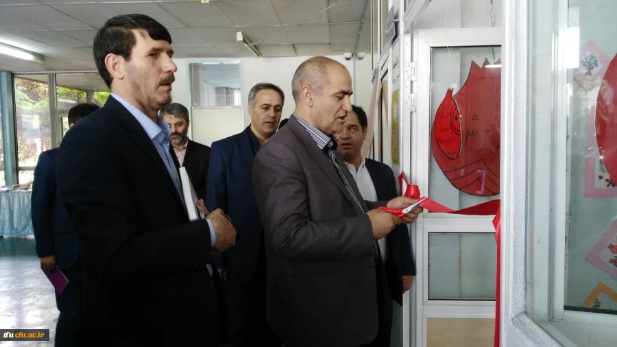 برپایی نمایشگاهی از دست سازه های علمی و هنری دانشجو معلمان پردیس فاطمه الزهرا(س) 2