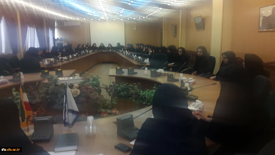 کرسی آزاداندیشی باعنوان انتظارات متقابل  استاد و دانشجو برگزار شد. 2