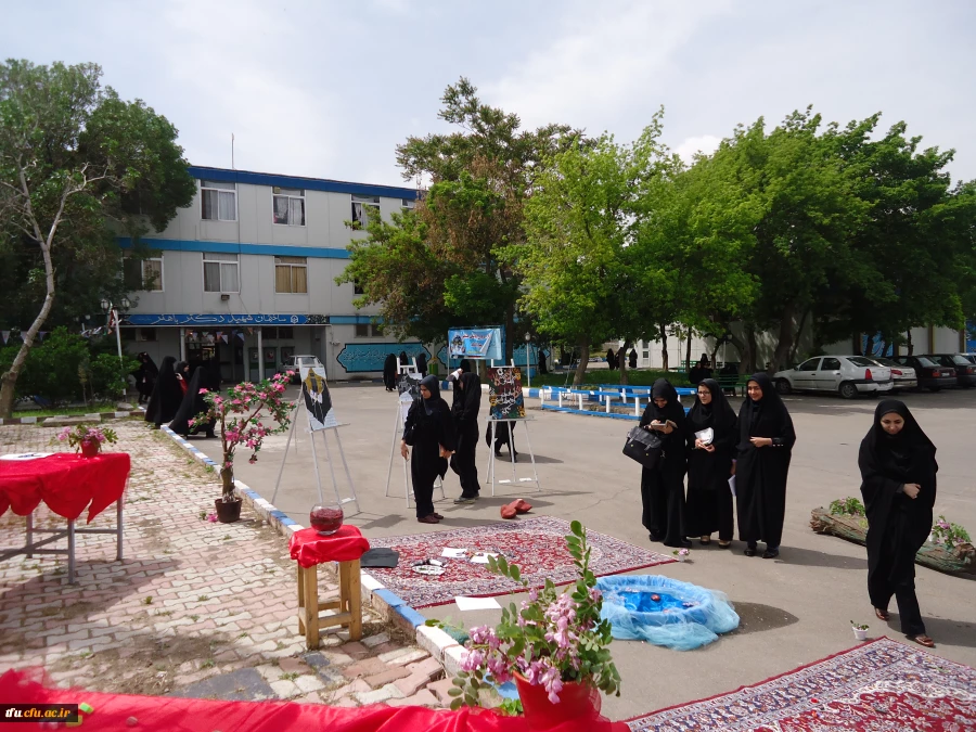 به مناسبت دومین روز هفته ی خوابگاه ها 
کارگاه نقاشی با موضوع نقاشی های طنز از دوران دانشجویی برگزار شد. 2