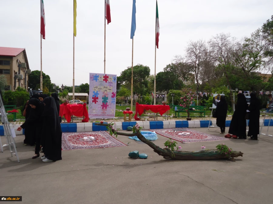 به مناسبت دومین روز هفته ی خوابگاه ها 
کارگاه نقاشی با موضوع نقاشی های طنز از دوران دانشجویی برگزار شد. 3