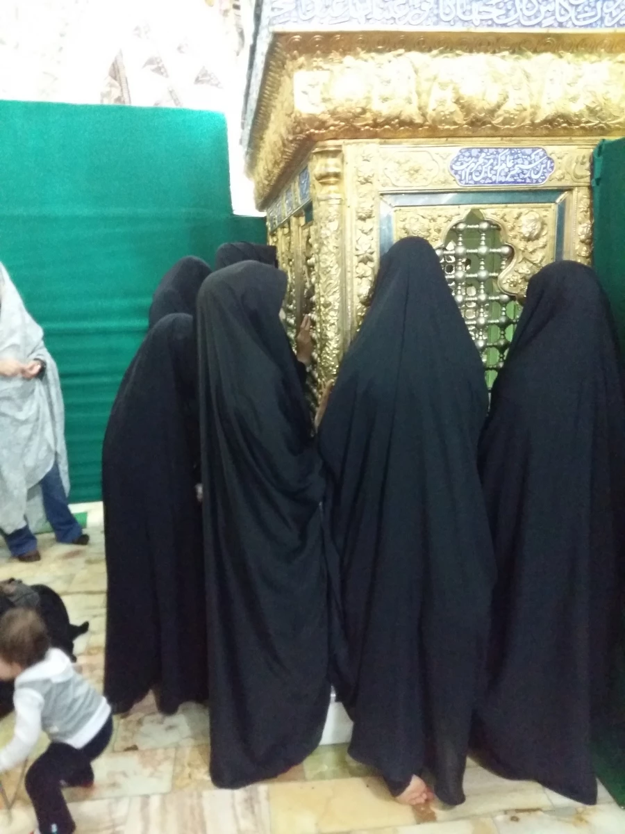 به مناسبت هفته خوابگاهها
بازدید دانشجویان از موزه قاجار، مقبره الشعرا وزیارت امامزاده سید حمزه  5