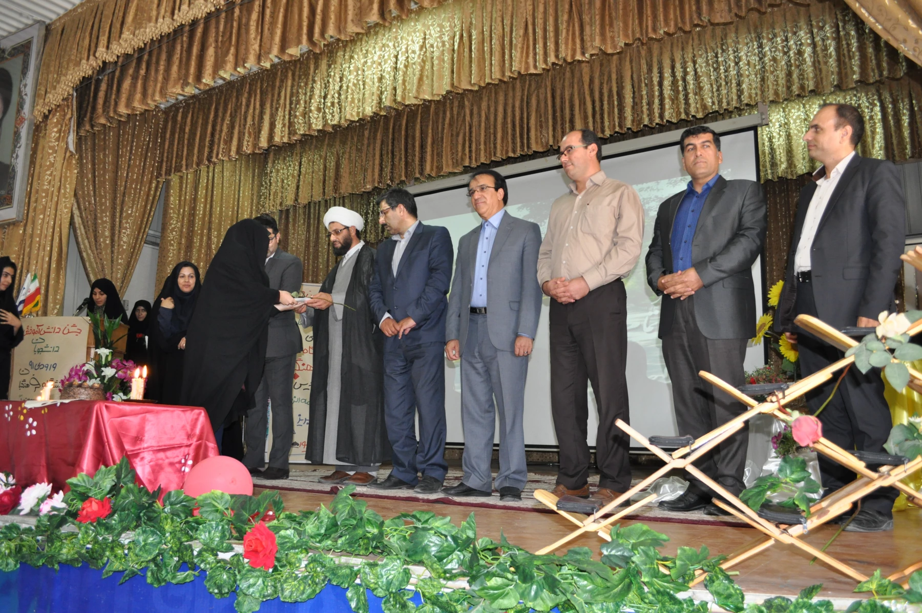 جشن فارغ التحصیلی دانشجویان ورودی سال 91 پردیس فاطمه الزهرا(س) برگزار شد. 2