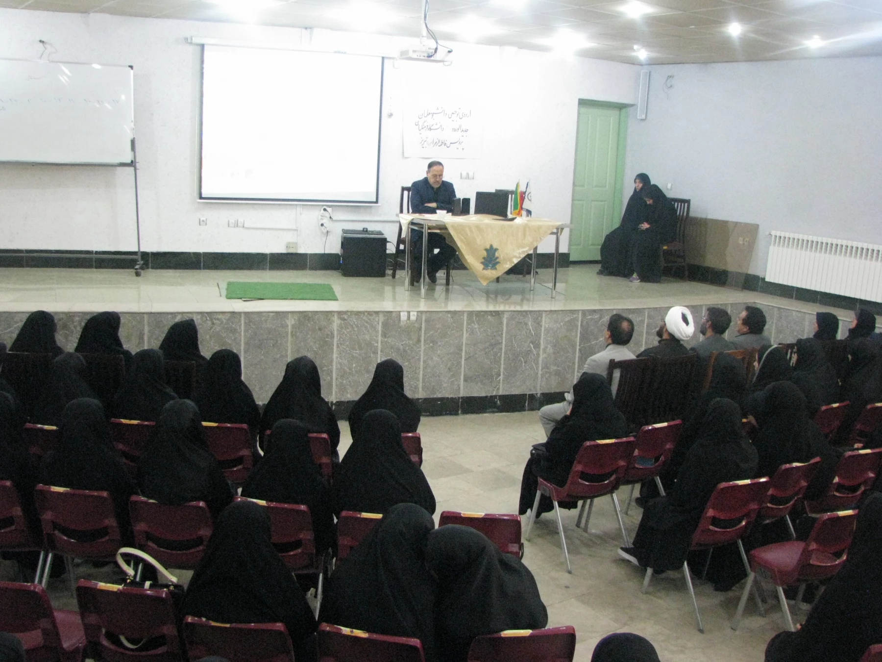 برگزاری مراسم توجیه دانشجویان ورودی 95  8