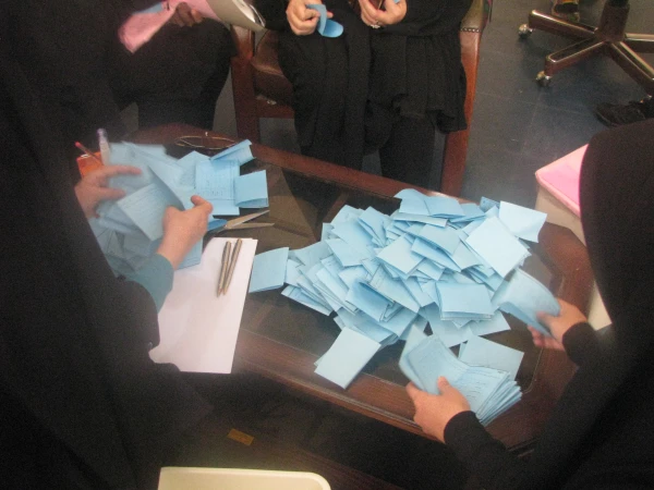 انتخابات شورای صنفی پردیس همراه با کانون ها و انجمن های فرهنگی در پردیس فاطمه الزهرا(س) برگزار شد.