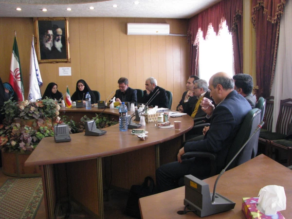 جلسه بررسی برنامه های هفته پژوهش و مقالات پرسش مهر 17