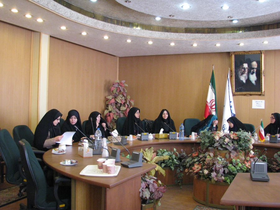 جلسه بررسی برنامه های هفته پژوهش و مقالات پرسش مهر 17