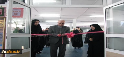 برگزاری نمایشگاهی از آثار و دست سازه های دانشجویان به مناسبت هفته پژوهش