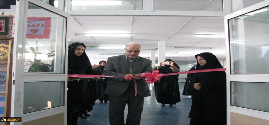 برگزاری نمایشگاهی از آثار و دست سازه های دانشجویان به مناسبت هفته پژوهش  2