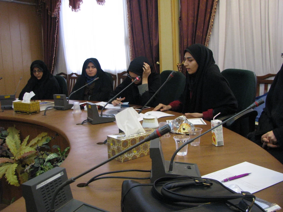 کرسی آزاد اندیشی با موضوع نفوذ پذیری  و نفوذپذیران