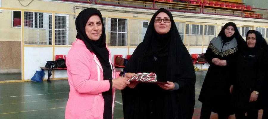 کسب مقام سوم پردیس فاطمه الزهرا(س) درمسابقات طناب کشی بانوان کارکنان دولت