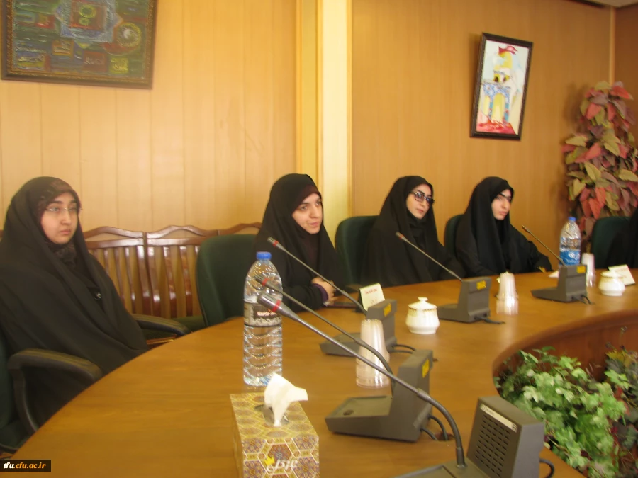 جلسه هماهنگی و تنظیم برنامه های راهبردی شورای فرهنگی و اجتماعی پردیس فاطمه الزهرا(س) با دبیران کانون ها و انجمن های علمی