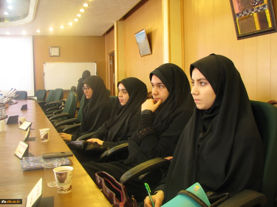 جلسه هماهنگی و تنظیم برنامه های راهبردی شورای فرهنگی و اجتماعی پردیس فاطمه الزهرا(س) با دبیران کانون ها و انجمن های علمی