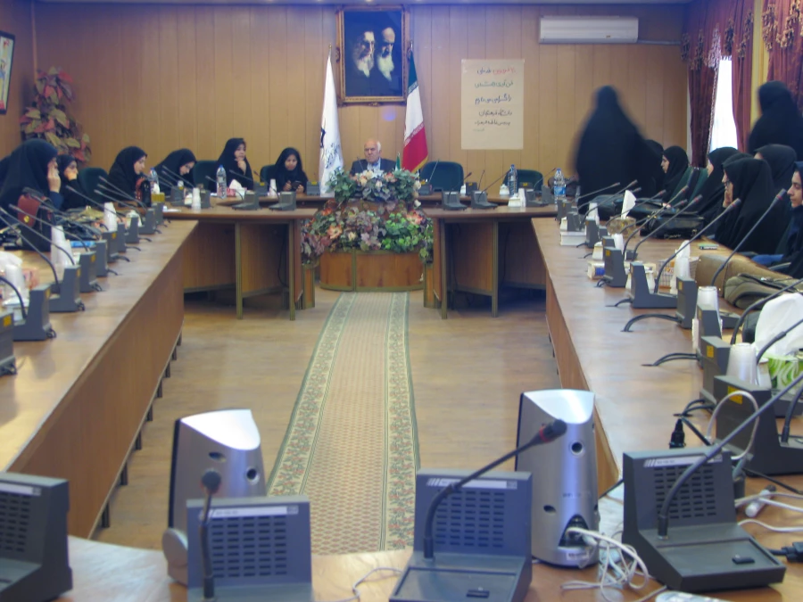 گرامی داشت روز ملی فن آوری هسته ای در پردیس فاطمه الزهرا(س)