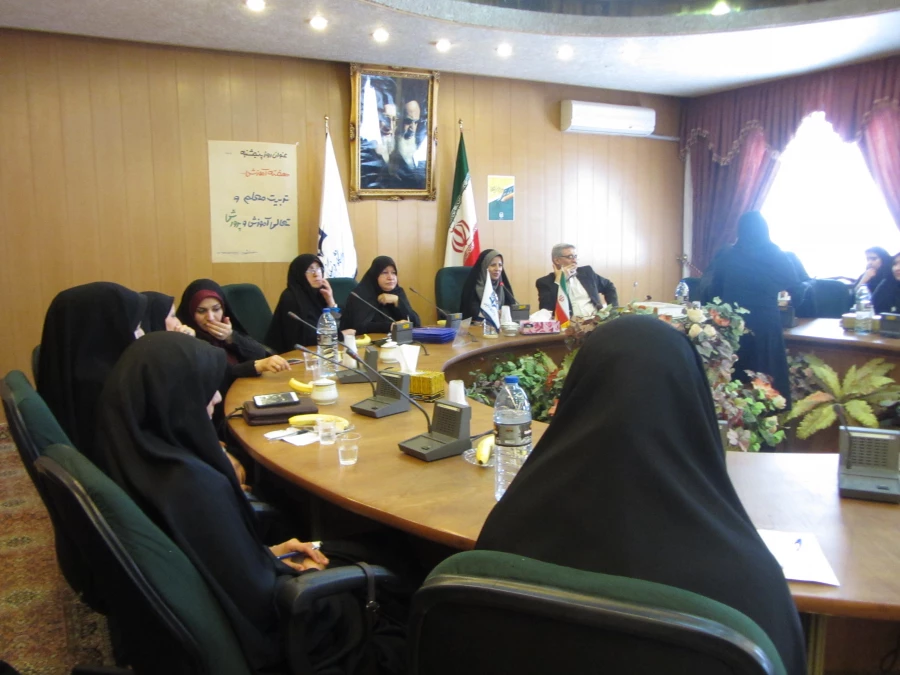 برگزاری کارگاه آموزشی "ارائه تجربیات دانش آموختگان"پردیس فاطمه الزهرا(س)