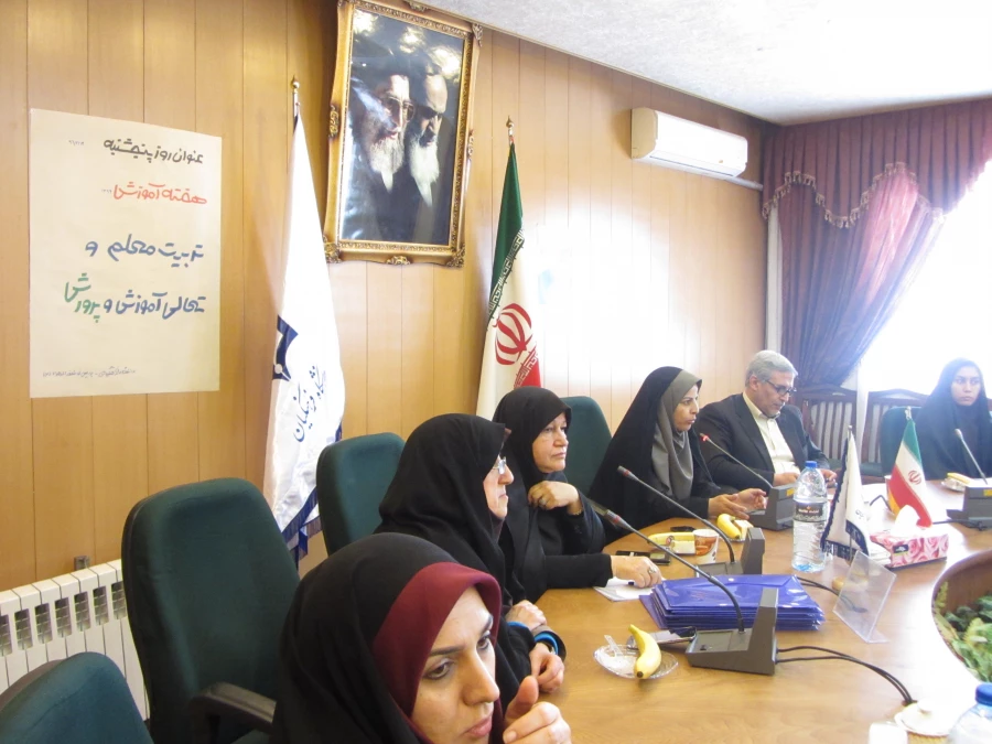 برگزاری کارگاه آموزشی "ارائه تجربیات دانش آموختگان پردیس فاطمه الزهرا(س)