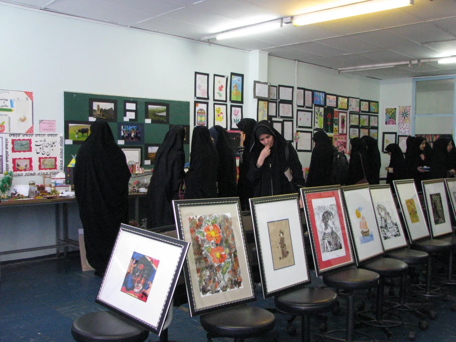 افتتاح نمایشگاه دست سازه های هنری و آموزشی دانشجو معلمان پردیس فاطمه الزهرا(س)