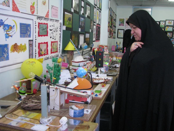 افتتاح نمایشگاه دست سازه های هنری و آموزشی دانشجو معلمان پردیس فاطمه الزهرا(س)