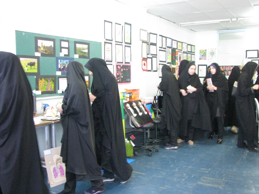 افتتاح نمایشگاه دست سازه های هنری و آموزشی دانشجو معلمان پردیس فاطمه الزهرا(س)