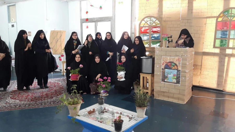 جشنواره شمعدانی و پخت وپز به مناسبت هفته خوابگاهها در پردیس فاطمه الزهرا(س) برگزار شد.