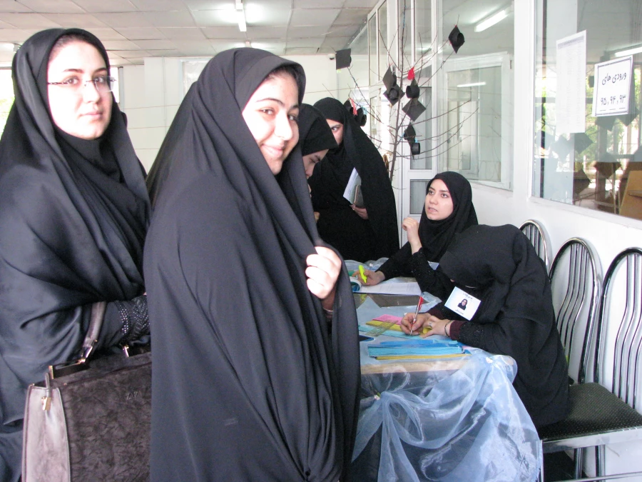 انتخابات کانون ها و انجمن های فرهنگی دانشجویی پردیس فاطمه الزهرا(س)برگزار و اعضای این تشکلها اعلام شدند.