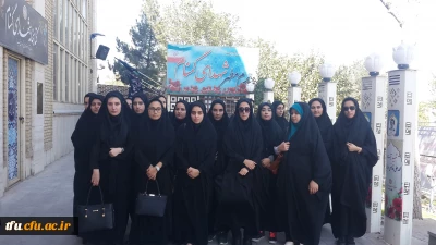 غبارروبی و عطرافشانی مزار شهدا در دومین روز از هفته دفاع مقدس توسط دانشجو معلمان پردیس فاطمه الزهرا(س) تبریز