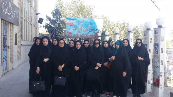 غبارروبی و عطرافشانی مزار شهدا در دومین روز از هفته دفاع مقدس توسط دانشجو معلمان پردیس فاطمه الزهرا(س) تبریز 2