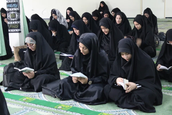 مراسم قراِئت زیارت عاشورا و سوگواری به مناسبت شهادت امام زین العابدین(ع)