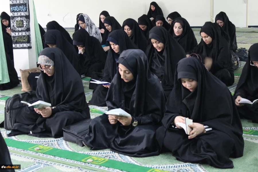 مراسم قراِئت زیارت عاشورا و سوگواری به مناسبت شهادت امام زین العابدین(ع)