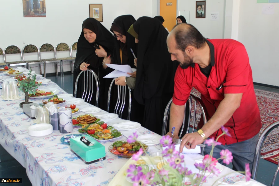 جشنواره آشپزی و غذای سالم در پردیس فاطمه الزهرا(س) برگزار شد.
