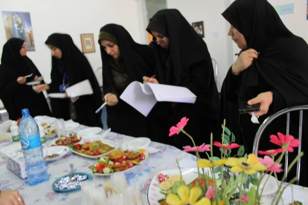 جشنواره آشپزی و غذای سالم در پردیس فاطمه الزهرا(س) برگزار شد.