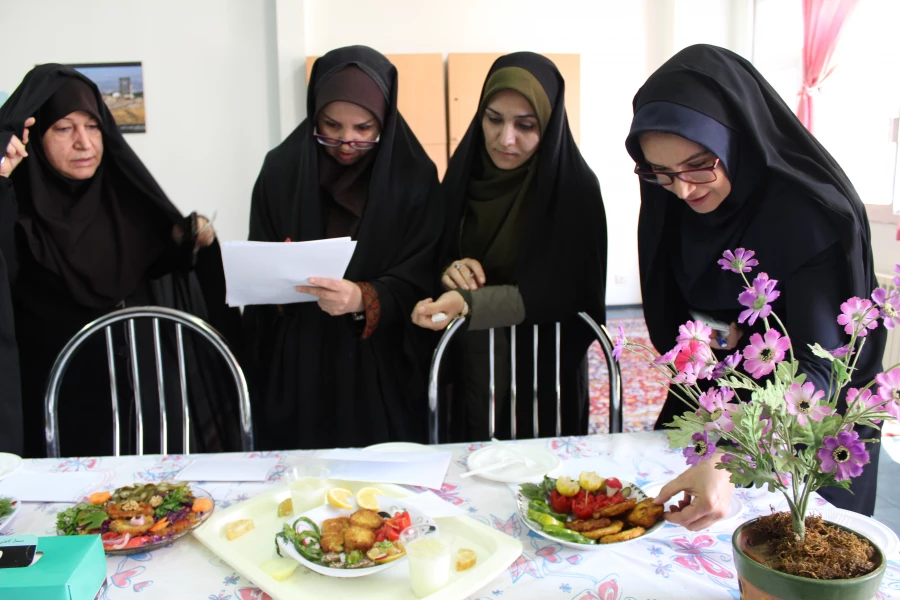 جشنواره آشپزی و غذای سالم در پردیس فاطمه الزهرا(س) برگزار شد.