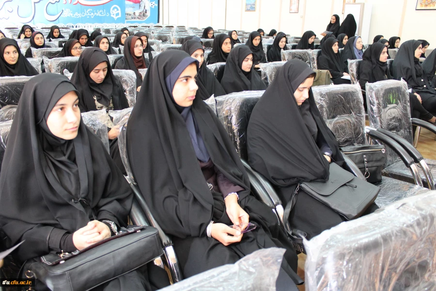 با همکاری سازمان بهزیستی کارگاه بهداشت روانی با موضوع مهارت های زندگی در پردیس فاطمه الزهرا(س) برگزارشد.