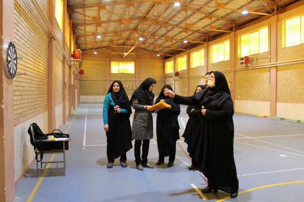 مسابقه ورزشی در رشته دارت بین کارکنان پردیس فاطمه الزهرا(س) برگزارشد.
