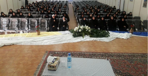 برنامه جایگاه زن در اسلام با محوریت حضرت زینب در پردیس فاطمه الزهرا(س) برگزار شد. 2