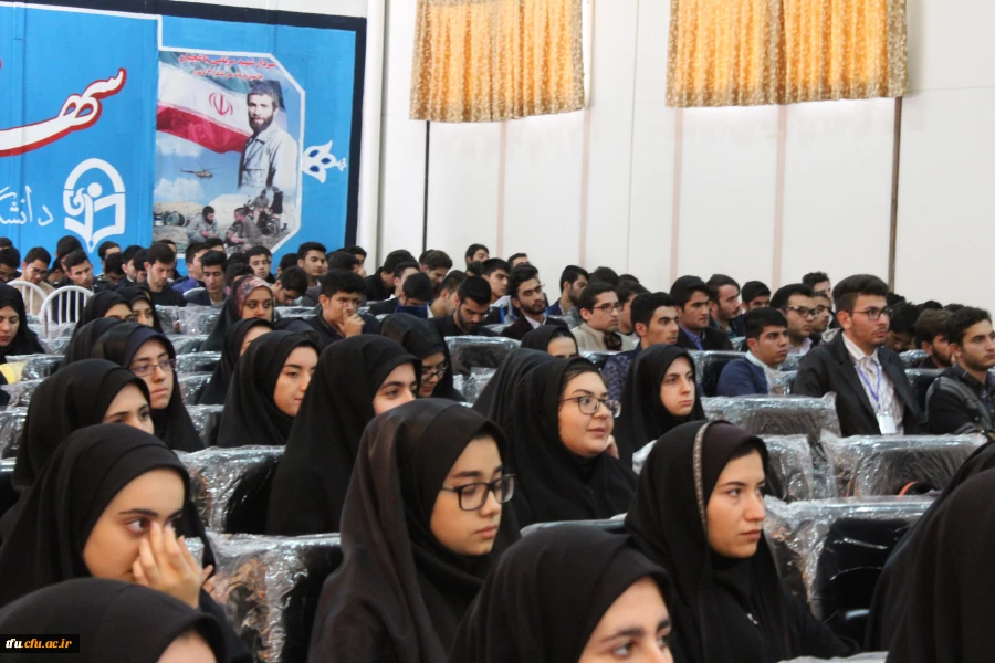 به همت کانون مهدویت همایش منتظران در محراب در پردیس فاطمه الزهرا(س) برگزار شد.