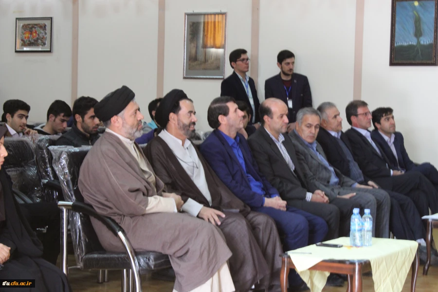 به همت کانون مهدویت همایش منتظران در محراب در پردیس فاطمه الزهرا(س) برگزار شد.