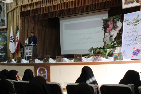 به همت کانون مهدویت همایش منتظران در محراب در پردیس فاطمه الزهرا(س) برگزار شد.