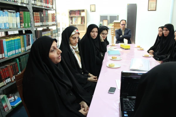 مراسم تجلیل از دانشجویان برتر در پردیس فاطمه الزهرا(س) صورت پذیرفت.