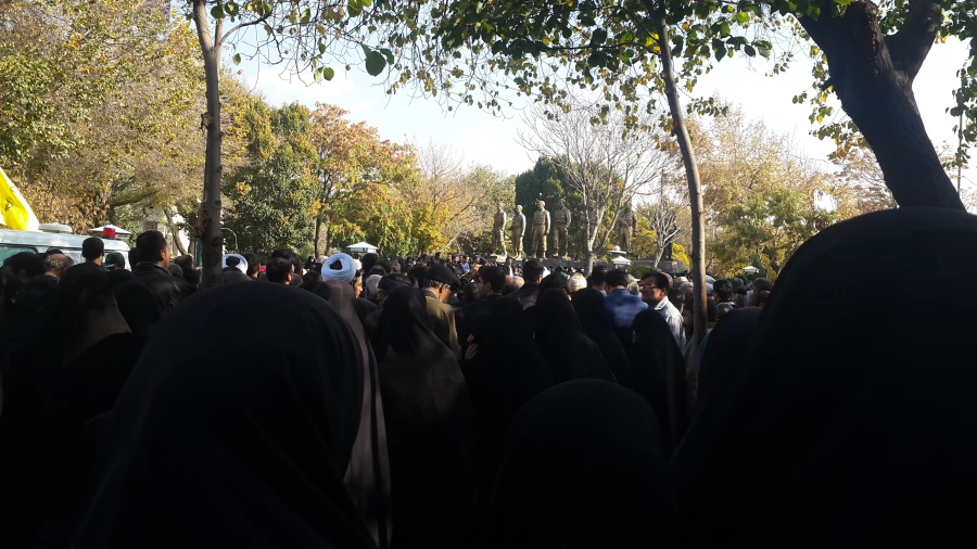 حضور دانشجومعلمان پردیس فاطمه الزهرا(س)در مراسم تشییع شهید مدافع حرم وحید فرهنگی والا