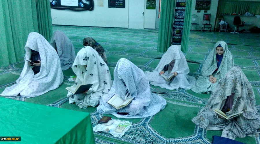 به مناسبت هفته قرآنی در پردیس فاطمه الزهرا(س) برگزار شد. 2